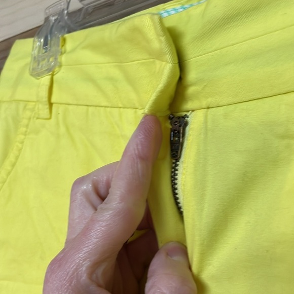 J. Crew Size 00 Bright Yellow Broken-In Chino 100% Cotton Low-rise 3.5” Shorts - Picture 2 of 9
